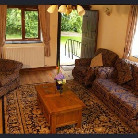Hayloft Cottage Merton  Экстерьер фото